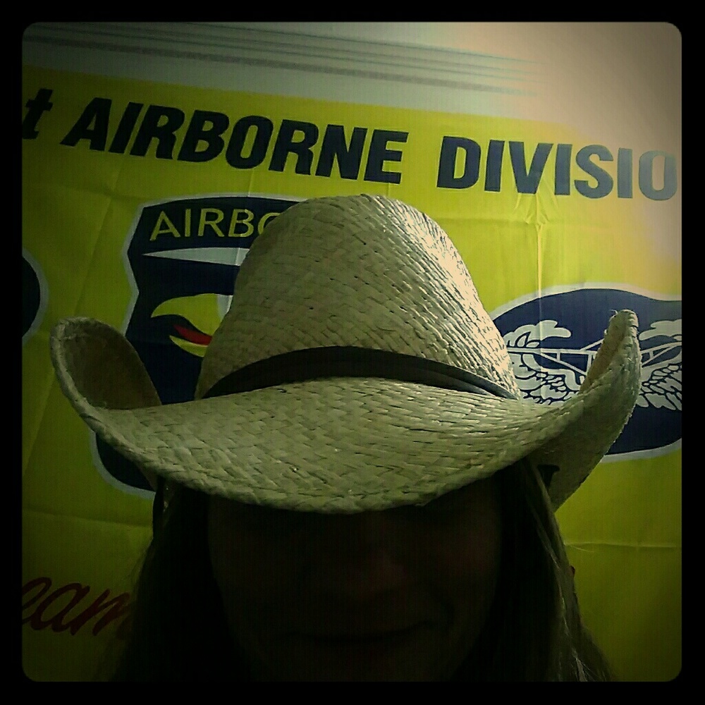 Meet your Posher, Shelly